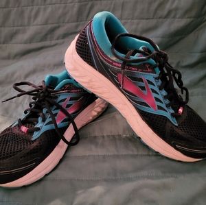 Brooks Addiction 13 running shoes
